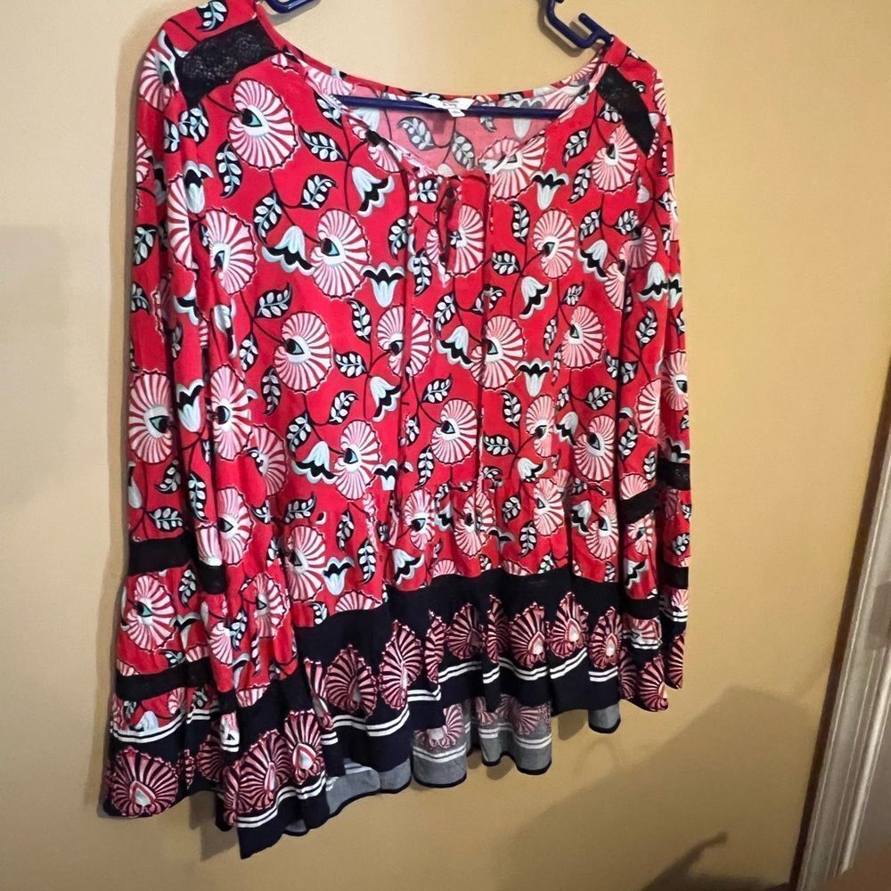 Crown & ivy large blouse
